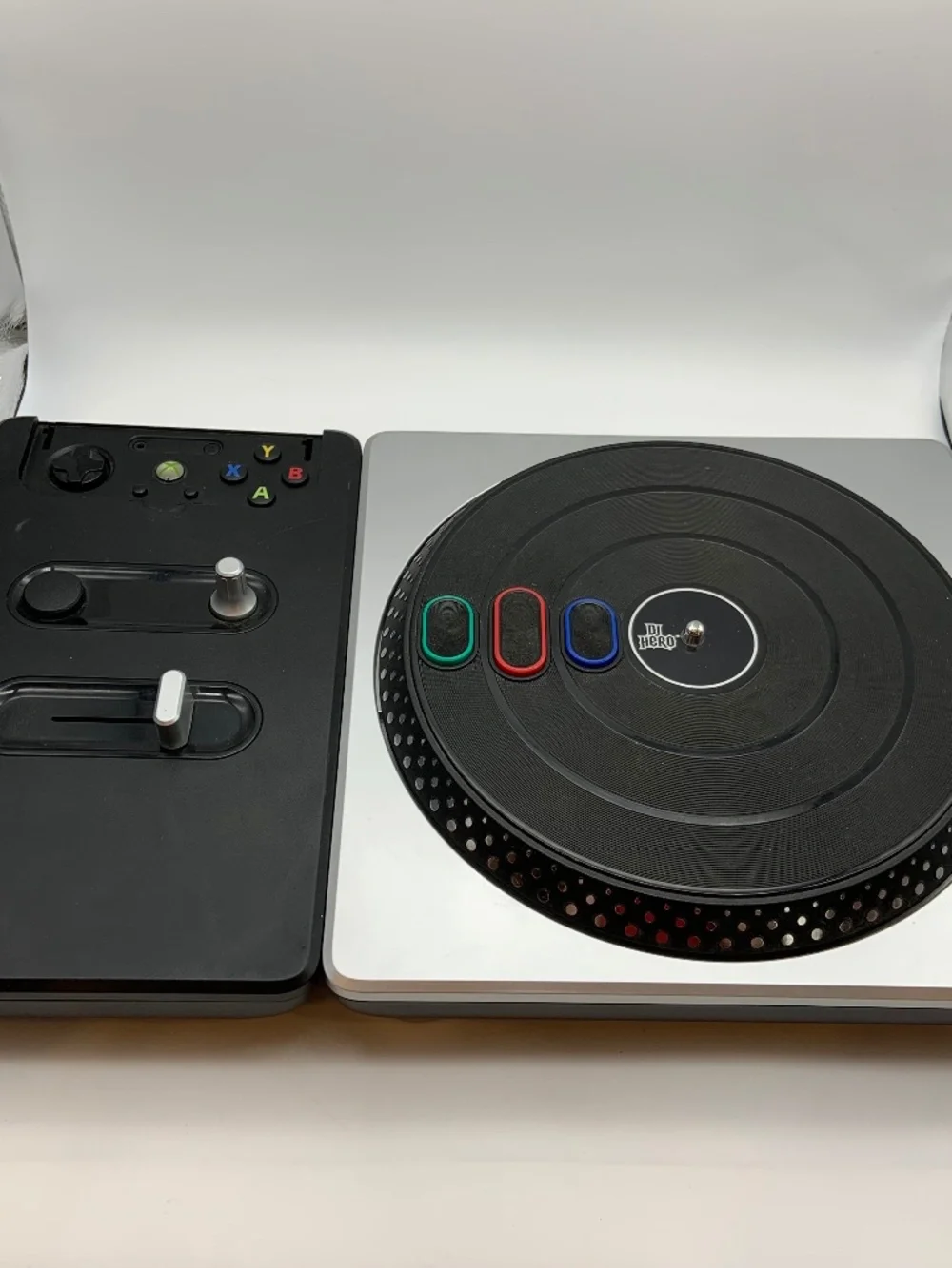 Vintage DJ Hero XBOX 360 Wireless Turntable Controller Untested AS IS For Parts